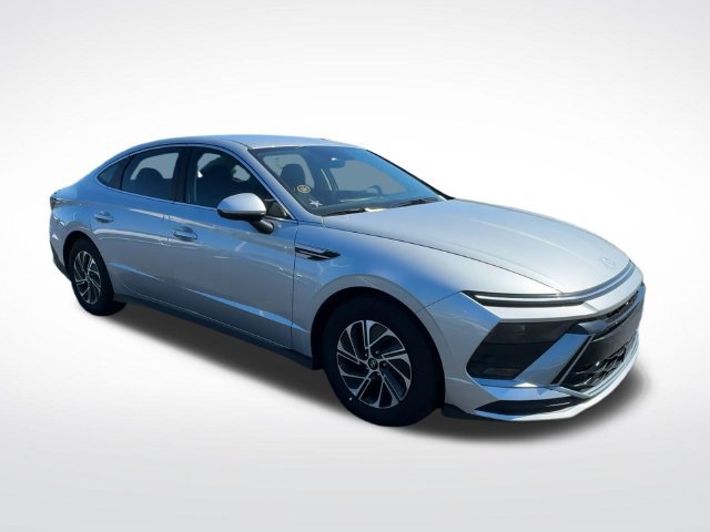 New 2026 Hyundai Sonata Blue FWD image 2