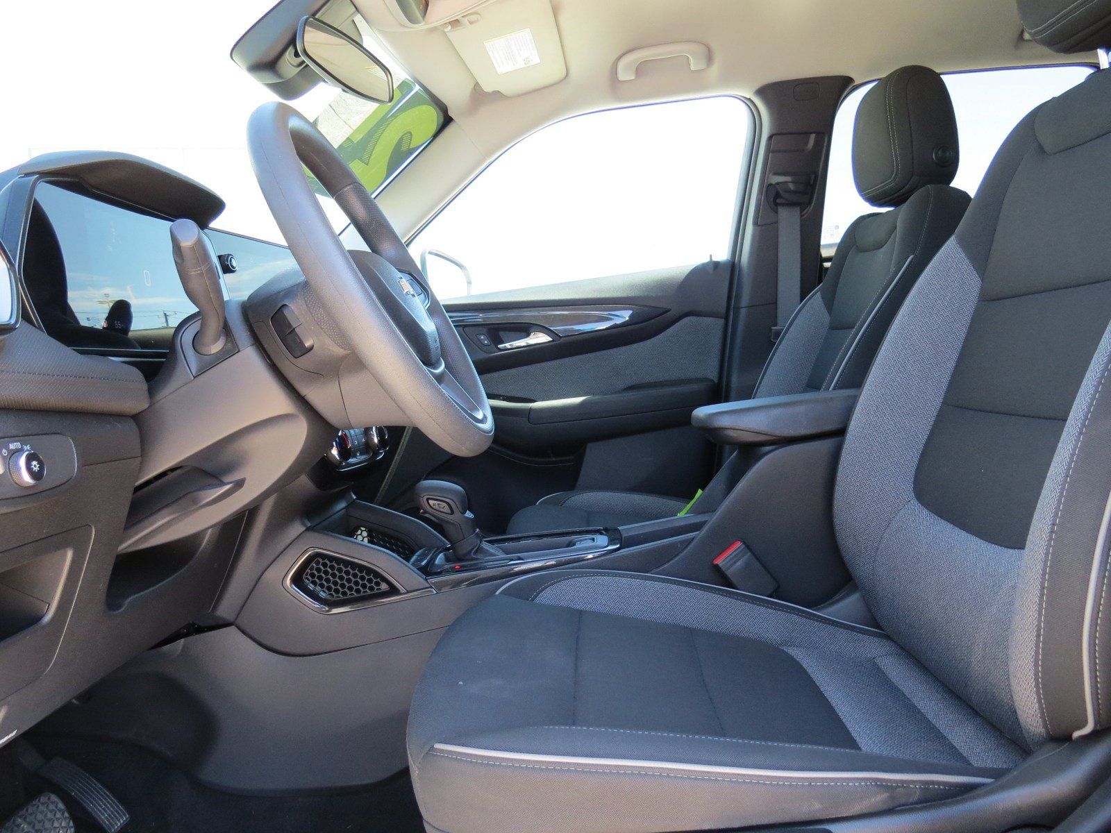 Used 2025 Chevrolet TrailBlazer LT FWD image 13