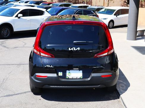 Used 2022 Kia Soul LX FWD image 10