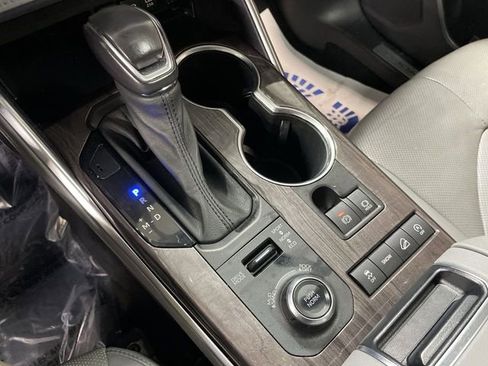 Used 2021 Toyota Highlander Limited image 20