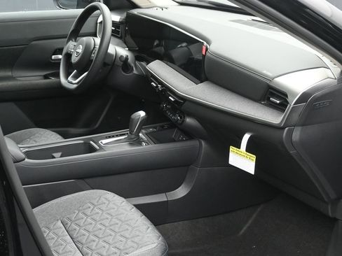 New 2026 Nissan Kicks SV w/ SV Premium Package AWD/4WD image 6