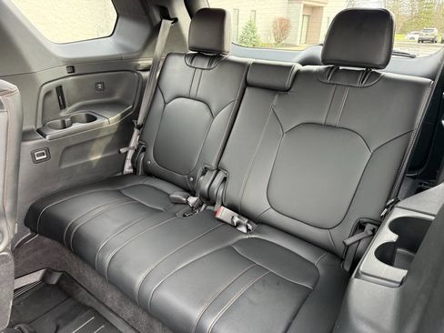 Used 2025 Honda Pilot TrailSport image 23