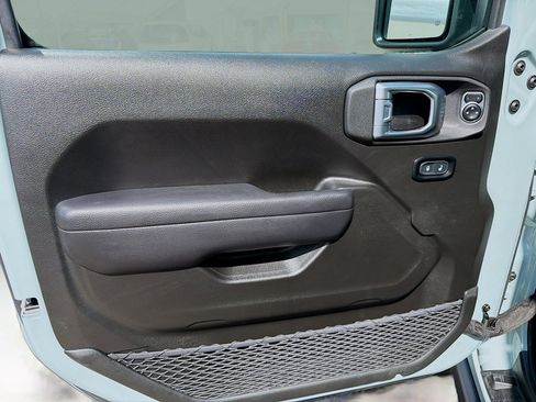 Used 2024 Jeep Wrangler Willys image 21