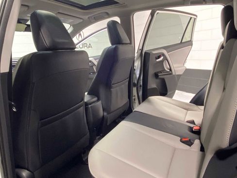 Used 2016 Toyota RAV4 Limited image 12