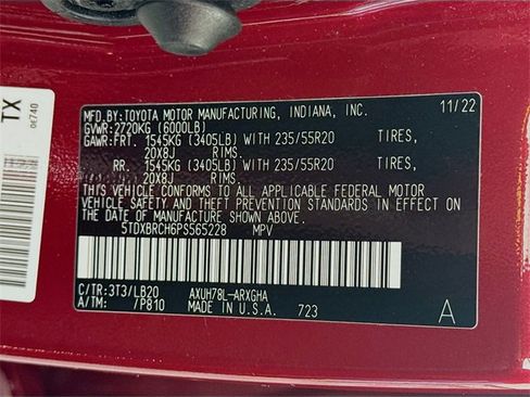 Used 2023 Toyota Highlander Limited image 32