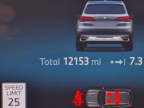 Used 2025 BMW X5 sDrive40i w/ Climate Comfort Package image 28