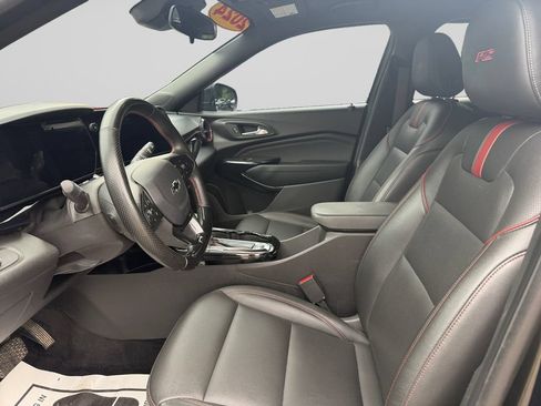 Used 2024 Chevrolet Trax RS FWD image 13