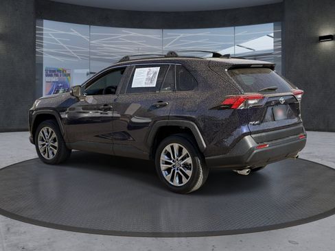 Used 2023 Toyota RAV4 XLE Premium FWD image 4
