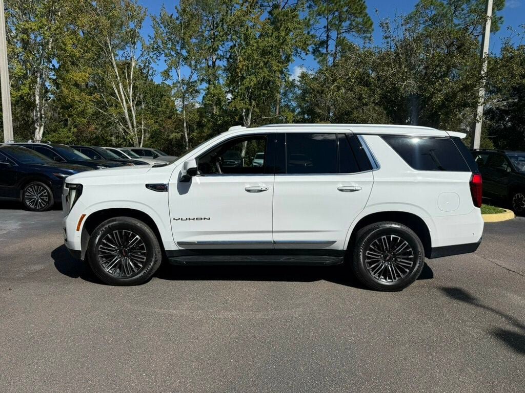 Used 2025 GMC Yukon Elevation RWD image 2