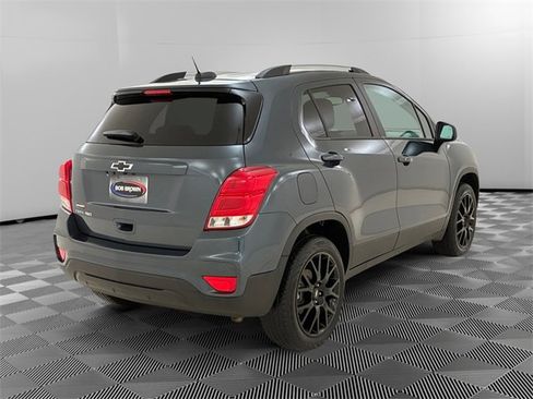 Used 2022 Chevrolet Trax LT w/ Driver Confidence Package image 3