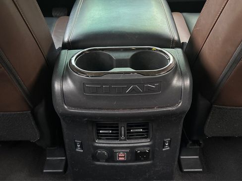 Used 2019 Nissan Titan Platinum Reserve image 36