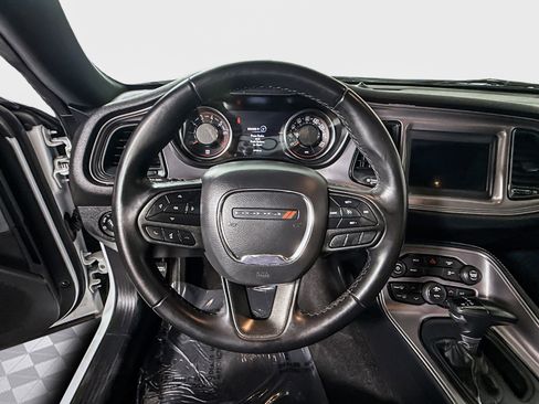 Used 2023 Dodge Challenger SXT image 39