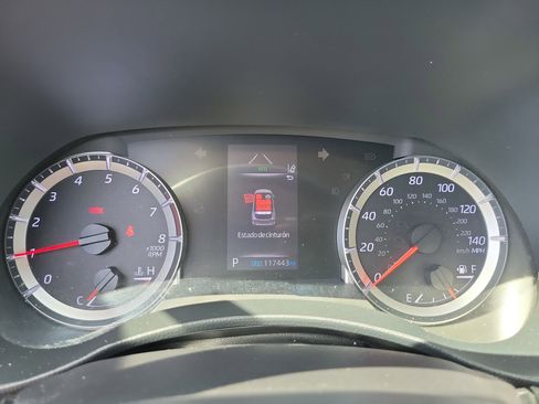 Used 2021 Toyota Highlander LE FWD image 25
