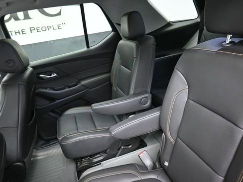 Used 2020 Chevrolet Traverse LT image 21
