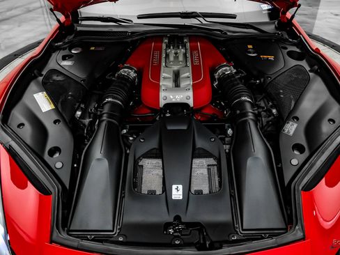 Used 2018 Ferrari 812 Superfast image 98