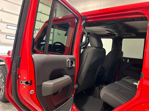 New 2025 Jeep Wrangler Sahara image 30