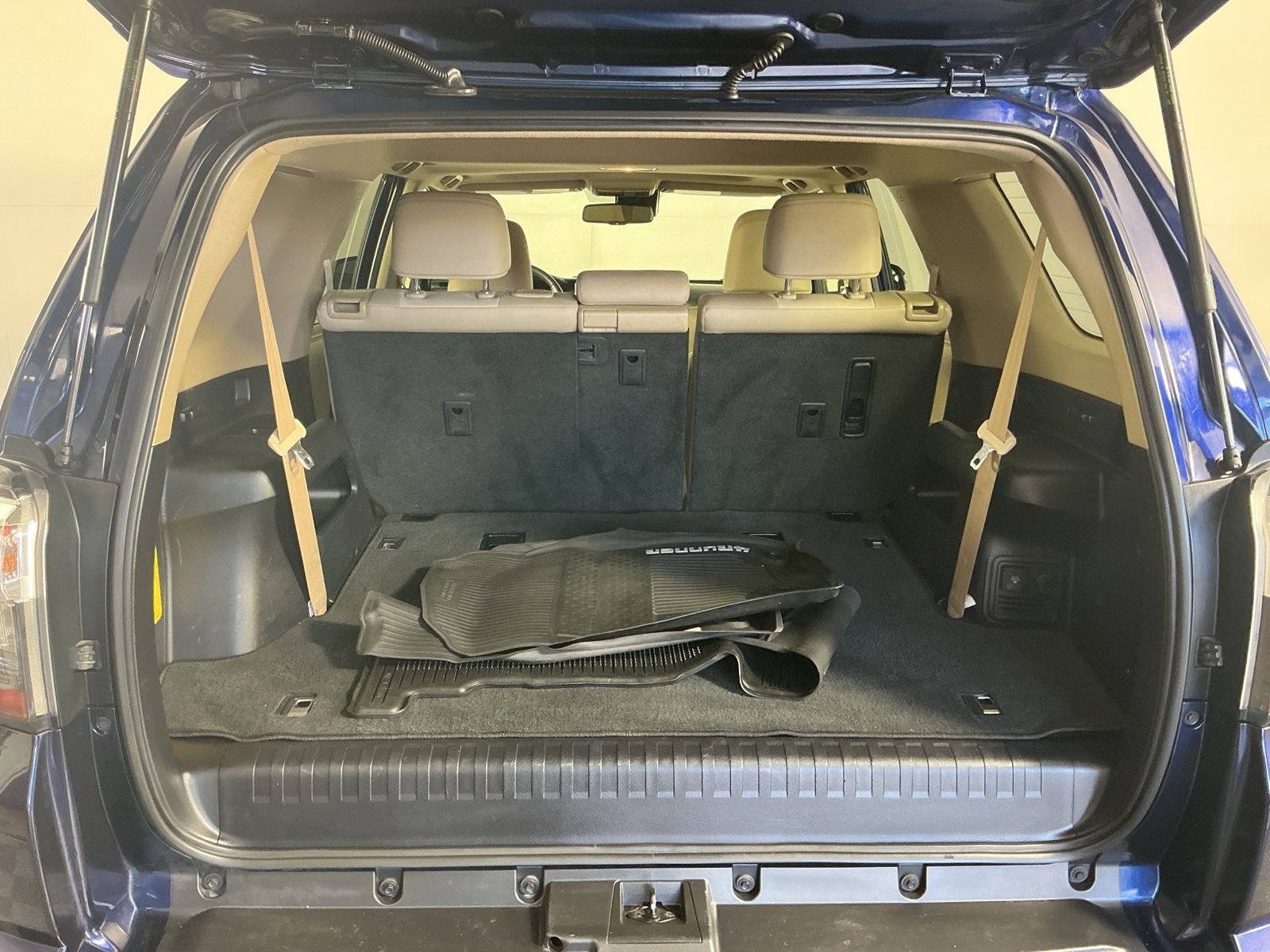 Used 2020 Toyota 4Runner SR5 Premium w/ Moonroof Package AWD/4WD image 18