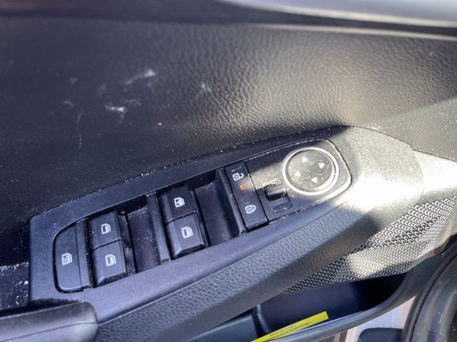 Used 2025 Kia Seltos LX AWD/4WD image 13