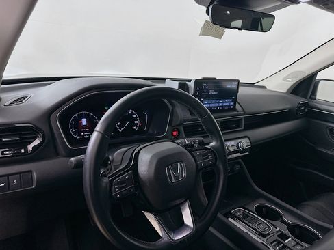 Used 2023 Honda Pilot Touring image 10