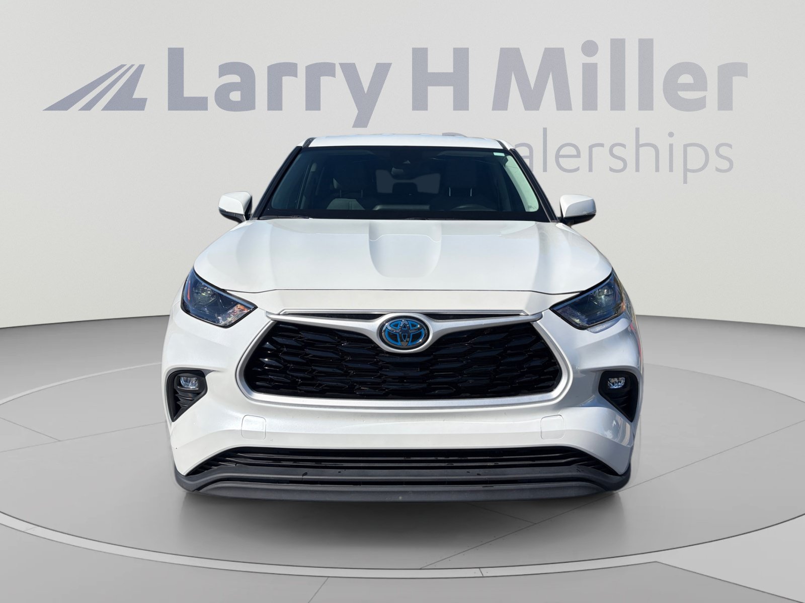 Used 2023 Toyota Highlander LE AWD/4WD image 8