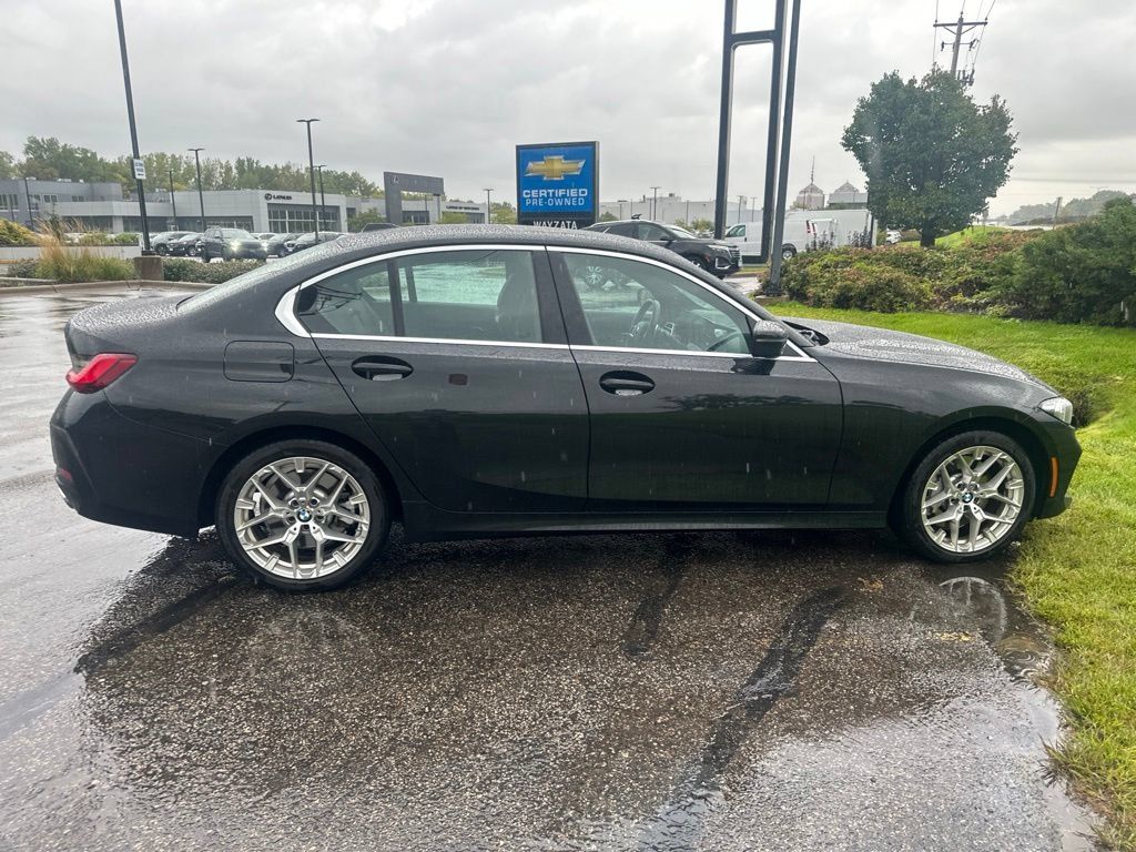Used 2025 BMW 330i xDrive Sedan AWD/4WD image 8