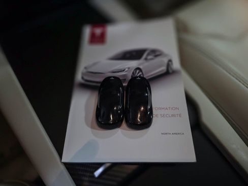 Used 2017 Tesla Model S 100D image 42