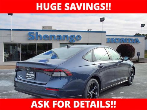 New 2025 Honda Accord SE image 3