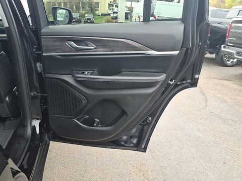 Certified 2023 Jeep Grand Cherokee Limited AWD/4WD image 12