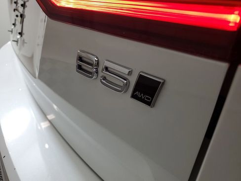 Used 2025 Volvo V60 B5 Cross Country Plus image 9