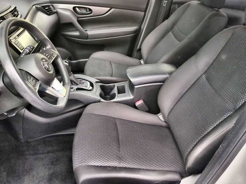 Used 2019 Nissan Rogue Sport S image 16