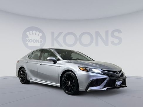Used 2023 Toyota Camry XSE image 8