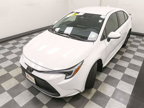 Certified 2026 Toyota Corolla LE AWD/4WD image 7
