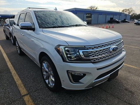 Used 2019 Ford Expedition Platinum image 3