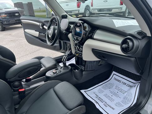 Used 2021 MINI Cooper SE w/ 6.5" Touchscreen Package image 12