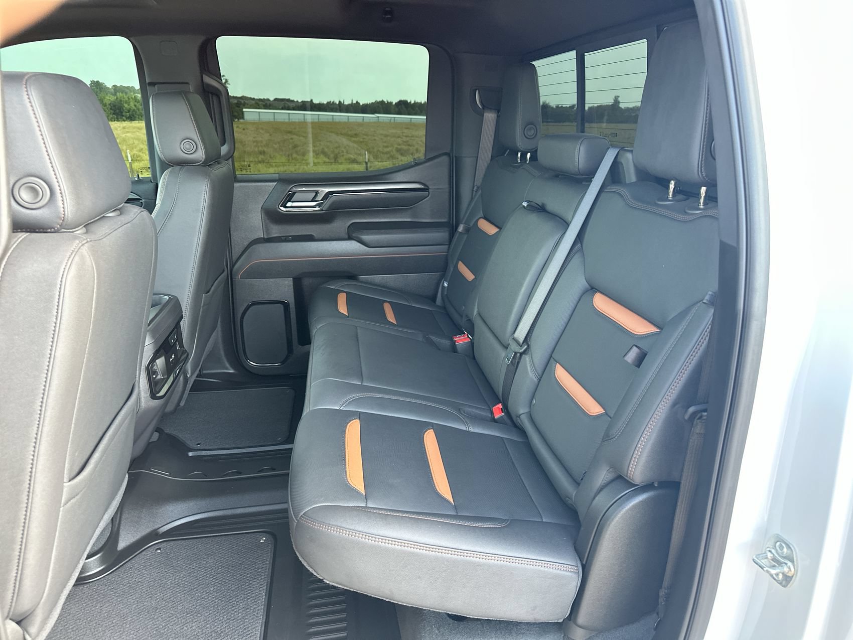 Used 2025 GMC Sierra 1500 AT4 w/ AT4 Premium Package AWD/4WD image 24