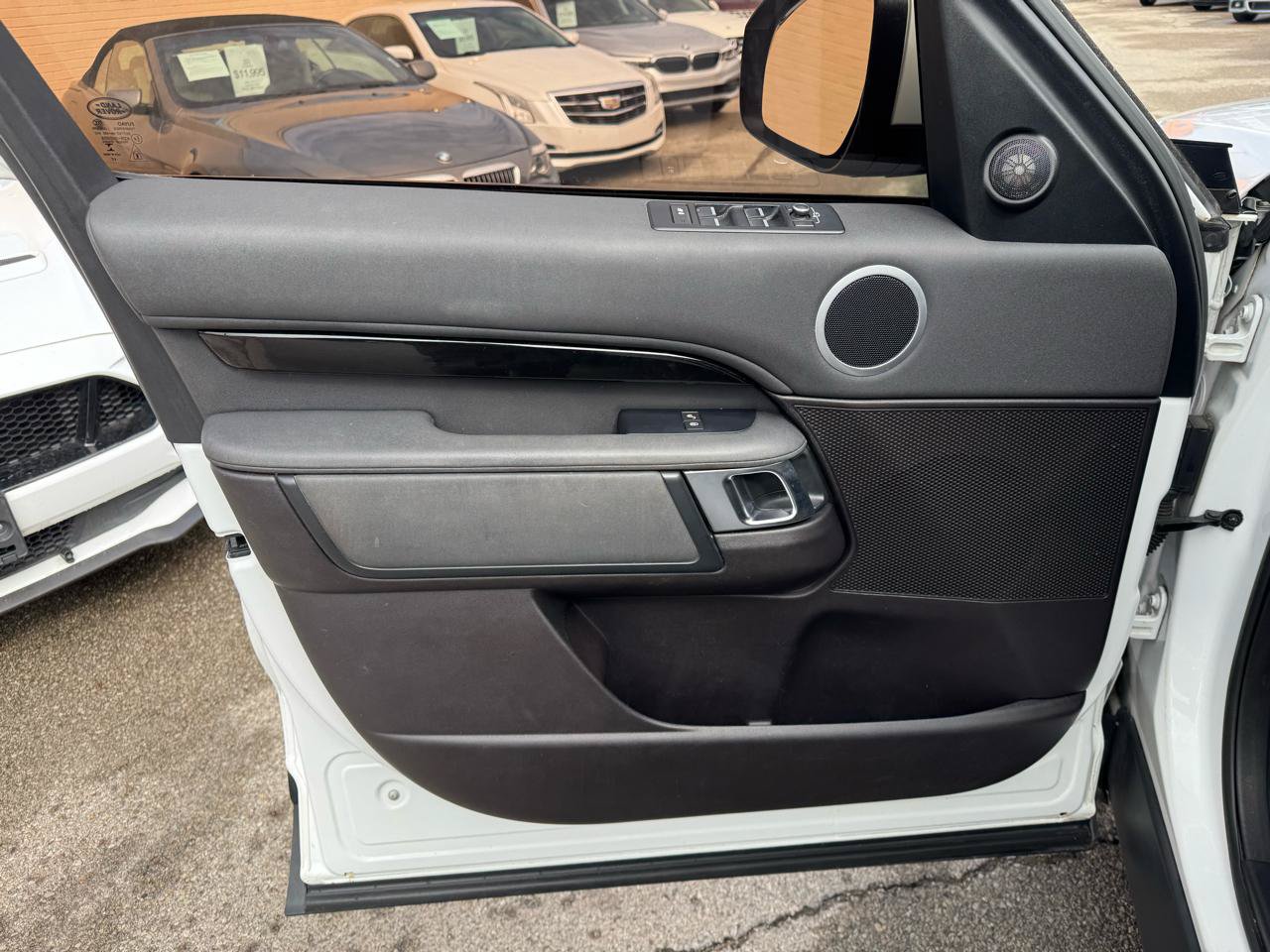 Used 2017 Land Rover Discovery SE AWD/4WD image 11