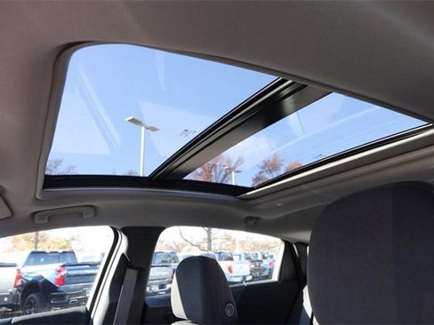 Used 2024 Chevrolet Malibu LT image 8