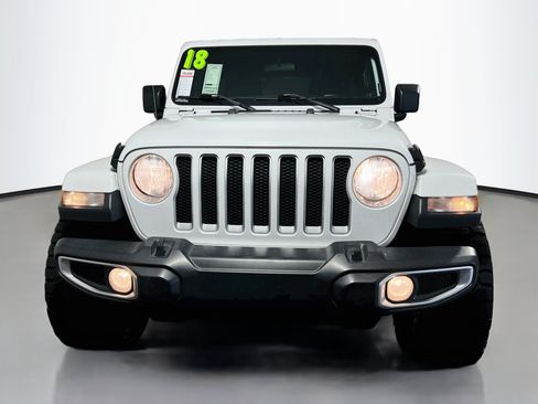 Used 2018 Jeep Wrangler Unlimited Sahara AWD/4WD image 11