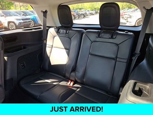 Used 2025 Lincoln Aviator AWD image 8
