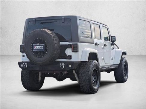Used 2015 Jeep Wrangler Unlimited Sahara w/ Max Tow Package AWD/4WD image 5