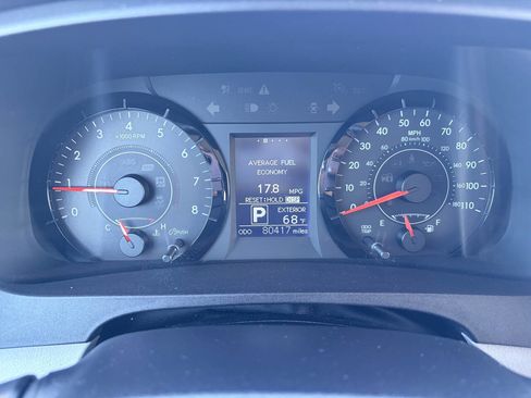 Used 2015 Toyota Sienna LE image 14