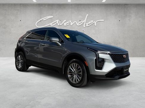 Certified 2024 Cadillac XT4 Premium Luxury FWD image 2