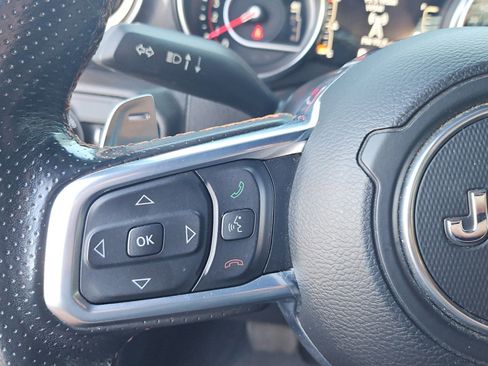 Used 2022 Jeep Wrangler Unlimited Rubicon w/ Xtreme Recon 35" Tire Package AWD/4WD image 16