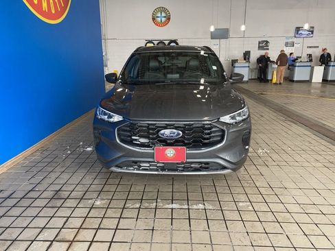 Used 2023 Ford Escape ST-Line image 6