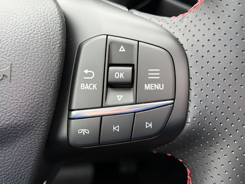 Used 2025 Ford Escape ST-Line Select w/ Tech Pack #1 AWD/4WD image 17
