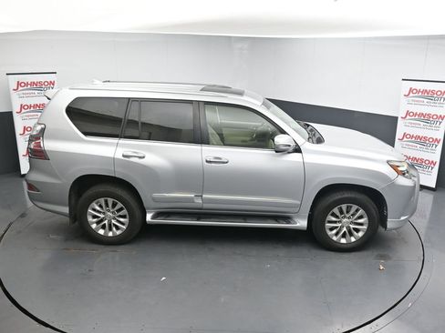 Used 2019 Lexus GX 460 Premium w/ Premium Package AWD/4WD image 17