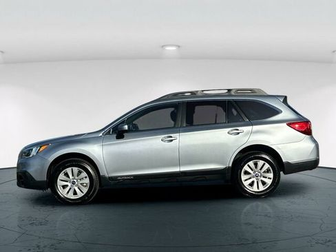 Used 2016 Subaru Outback 2.5i Premium image 3