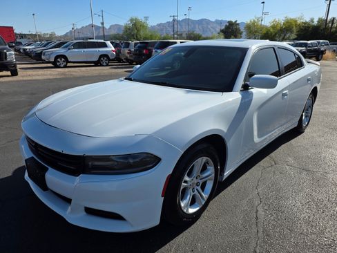 Used 2019 Dodge Charger SXT RWD image 1