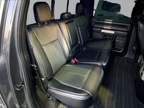 Used 2018 Ford F150 Lariat w/ Equipment Group 502A Luxury AWD/4WD image 19