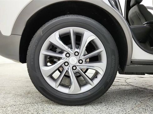 Used 2023 Buick Encore GX Essence w/ Experience Buick Package FWD image 13